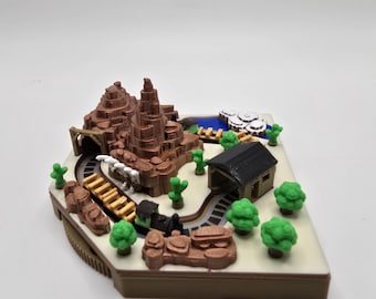 Big Thunder Mountain Inspired Mini Train Diorama – Hand Cranked Magnetic Train Display