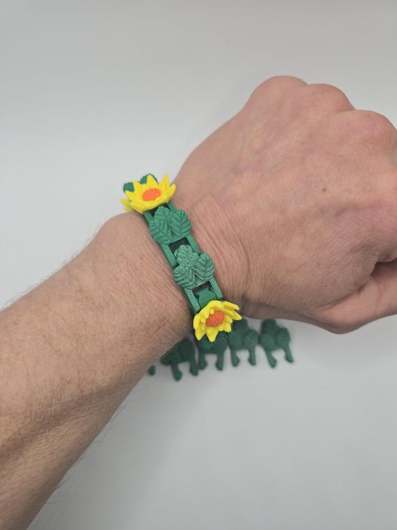 3D Printed Sunflower Bracelet: Customizable Floral Jewelry