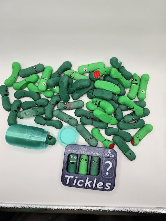 3D Printed Articulated Pickle Fidget Toy - Fun Faces!