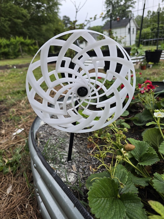 Lightning Ball Spinner – 3D Printed Kinetic Wind Sculpture