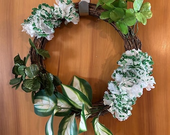 Lucky wreath / St. Patrick’s Day grapevine wreath with green flowers, four leaf clovers