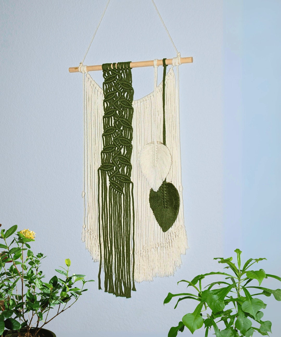 Macramé Wall Hanging Vine Leaves Feather Boho Wall Decor Etsy