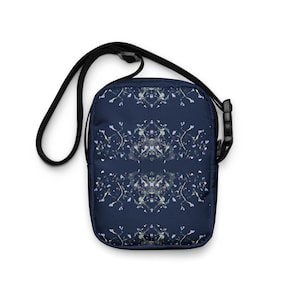 Bolso bandolera utilitario con diseño de patrón azul marino de la pintura artística original hecha a mano por el artista 13Katydids™, resistente al agua, duradero, bolsillos