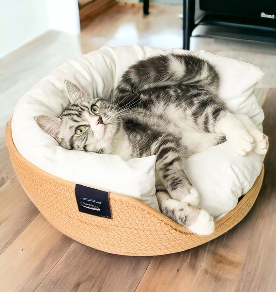 Nest top cat bed