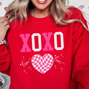 XOXO Sweatshirt, Valentines Sweatshirt, Valentine&#39;s Day Shirt, Valentines Gift for Her, Valentine&#39;s Gift for Mom, Valentines Gift, XOXO Top