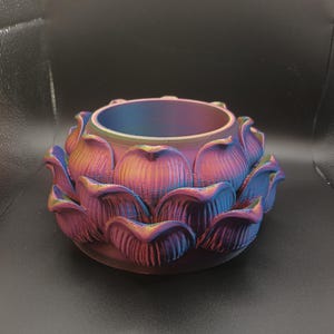 Lotus planter