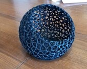 Orchid Voronoi spheres pattern with built in basin