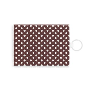 Tarjetero de piel saffiano con lunares, elegante cartera, funda fina para identificación, accesorio chic, regalo para ella, tarjetero moderno.