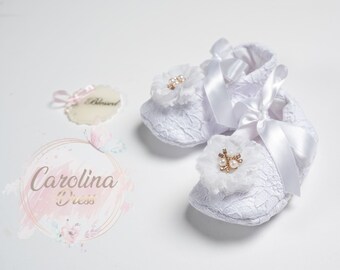 Lace Baptism shoes, Girl Baptism Shoes, Girl Christening Shoes in White, Lace shoes, Baptism outfit, Godparent gift, White lace baby shoes