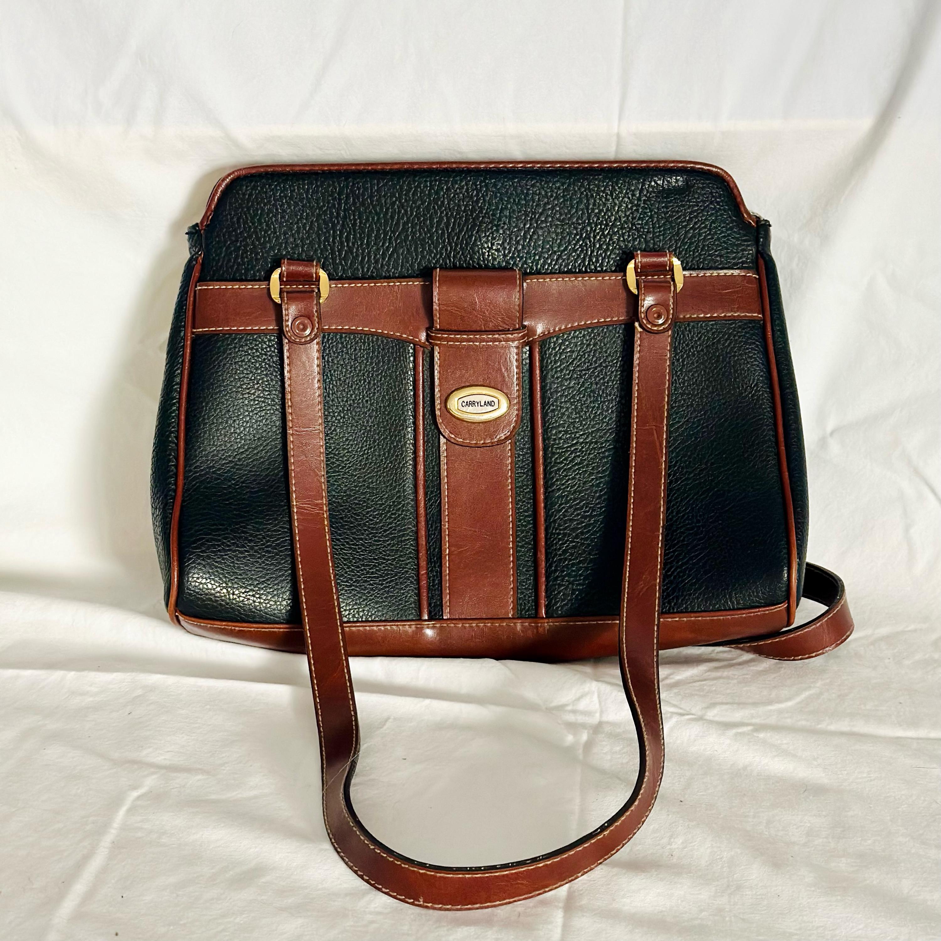 Vintage Carryland Black and Tan Leather Multi-Compartment Purse