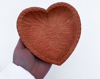 Bol en bois coeur, bols sculptés, bol décoratif pour la maison, bol à fruits en bois, ensemble de bols, grands coeurs rouges, symbole d'amour coeur