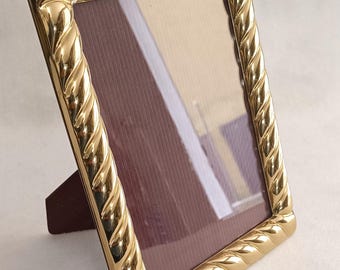 GOLDEN TORCHON PHOTO FRAME