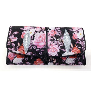 Cartera de piel auténtica Stingray para mujer, monedero, triple pliegue, largo, patrón de flores rosas, negro, rosa y rojo