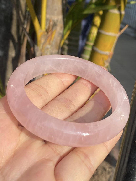 モザンビーク産 ローズクォーツ バングル 天然石 56mm 希少なマイカ入り ローズクォーツバングル 天然ピンクストーン 直径55mm - Etsy 日本