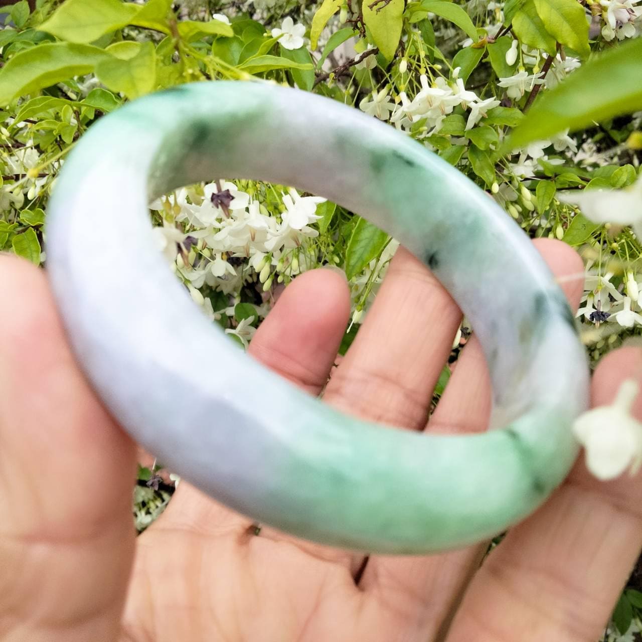 ビルマ産翡翠バングル：ライトグリーン、パープル、グレー、55.4 mm