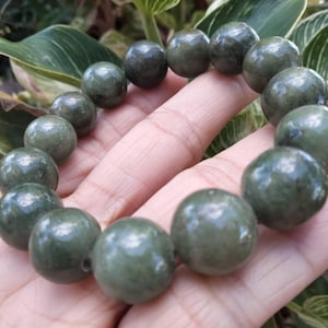 Burmese Jade Bracelet Round Bead Size 13.8 mm Green Yellow Natural Jadeite