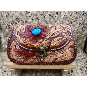 Bolso de cuero genuino para teléfono celular Forma reclinada Soporte para teléfono celular de gran tamaño Cuero genuino Hecho a mano Flor india Patrones de águila de vaquero