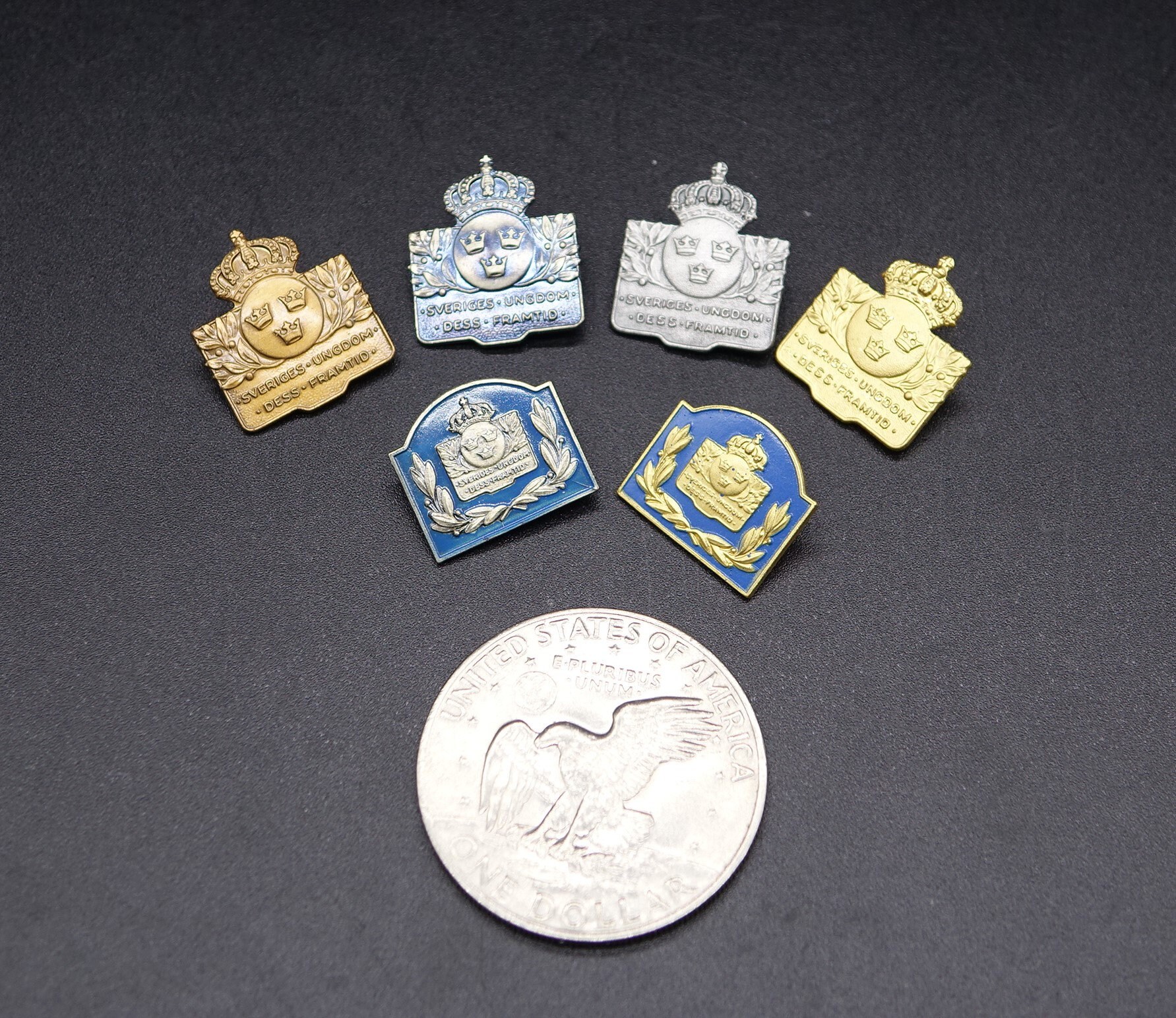 Vintage SVERIGES UNGDOM / Schwedens Jugendnadeln. Die große Sammlung von 6. Bronze, Blausilber, Silber, Gold, Blau/Silber und Blaugold.