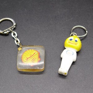 RARE! Vintage / Retro ESSO Man Keyring as Oil Drop / Man Shape and SHELL. A True Classics! from the 50s