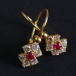 Sleepers Earrings 18k yellow gold set with white stones and ruby