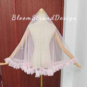 Pink Ruffled Sheer Bridal Veil Romantic Short Tulle Bridal Veil Elegant Pink Ruffle Edge Wedding Veil Gorgeous Short Tulle Wedding Veil