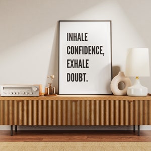 Minimalistische typografie kunst zwart-wit muur decor adem vertrouwen in, adem twijfel uit Poster Trendy Wall Art Afdrukbare kunst afbeelding 6