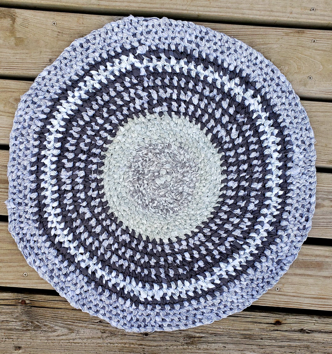 15 - Handmade Amish Knot Style Area Rug. 26 Inch Diameter. - Etsy