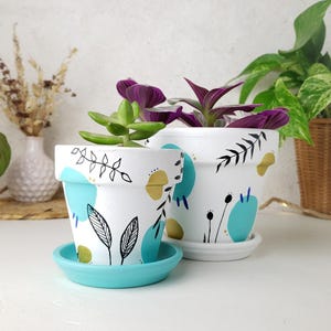 Pot de fleurs boho coloré pour plantes d’intérieur, blanc, turquoise et or, original et unique, peint à la main, pour décoration bohème