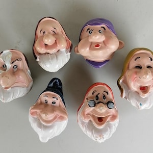 Menge von sechs Disney Zwergen Harz Möbel Elfen Vintage Stil Dekor für Kinderknöpfe