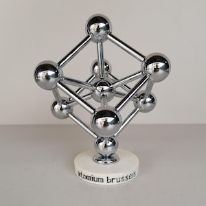 Atomium sculpture - Etsy 日本