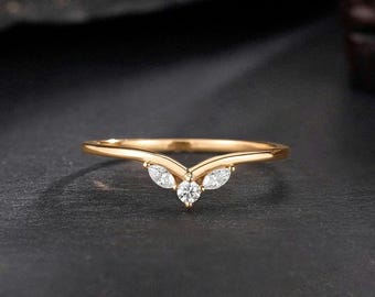 Minimalist Diamond Wedding Band, Unique Curved Matching Wedding Ring for Women, 14k Solid Gold Anniversary Stackable Ring, Best Gift for Her