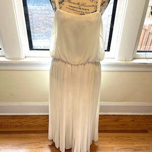 Lovely pleated silk white gown, large