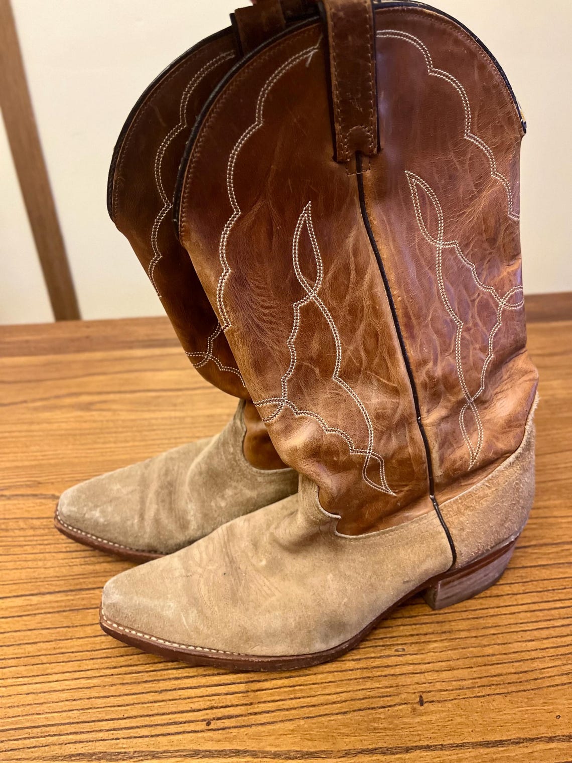 Vintage leather cowboy boots, size 10D, foto 2 di 5