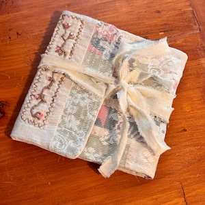 Diario de patchwork bordado a mano, aplique de corazón y diseño de cuentas