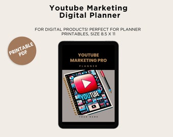 Op de afbeelding: Een digitale planner voor YouTube-marketing met een rode play-knop en de tekst "YouTube Marketing Pro" op een zwarte achtergrond. De planner is ontworpen voor digitale producten en is 8,5 x 11 inch.