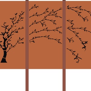 Könnte beinhalten: Ein dreiteiliger Raumteiler mit braunem Hintergrund und schwarzen Silhouetten-Designs von Bäumen und Ästen.