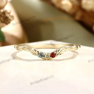 Floral Engraved 14k Gold Wedding Band, Alexandrite, Peridot, Garnet
