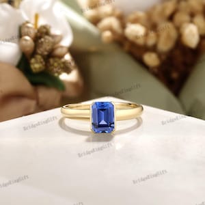 Vintage Sapphire Engagement Ring, Emerald cut Sapphire Ring, Solitaire Ring, September Birthstone Ring, 14K Solid Gold Sapphire Ring