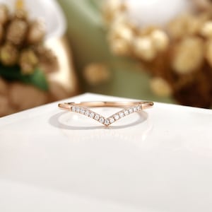 Diamant Chevron Ehering, V-Form Band, passender Ehering, Stapelring, Rose Gold Ring