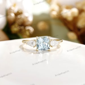Aquamarin Ring Verlobungsring Aquamarin Ring Gold März Geburtsstein Ringkissen Ring Jahrestag Geschenk für Frauen Gelbgold Ring