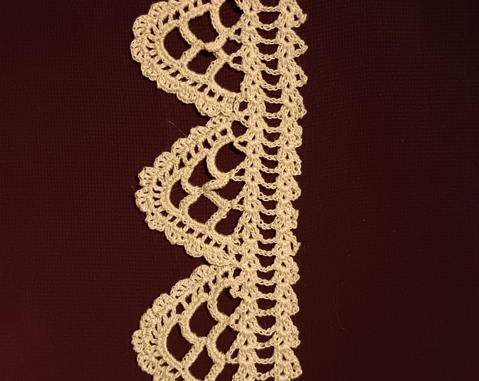 Dainty lace bookmark - Victoria Edging