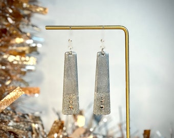 Hypoallergenic Customizable Rectangular Dual Metallic Dangles w/ Three Rhinestones