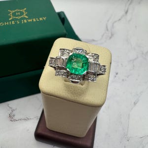 Antique Art Deco French export Platinum  1.40ct natural emerald square cut  .40ctw natural diamond heirloom cocktail ring mint  size 5