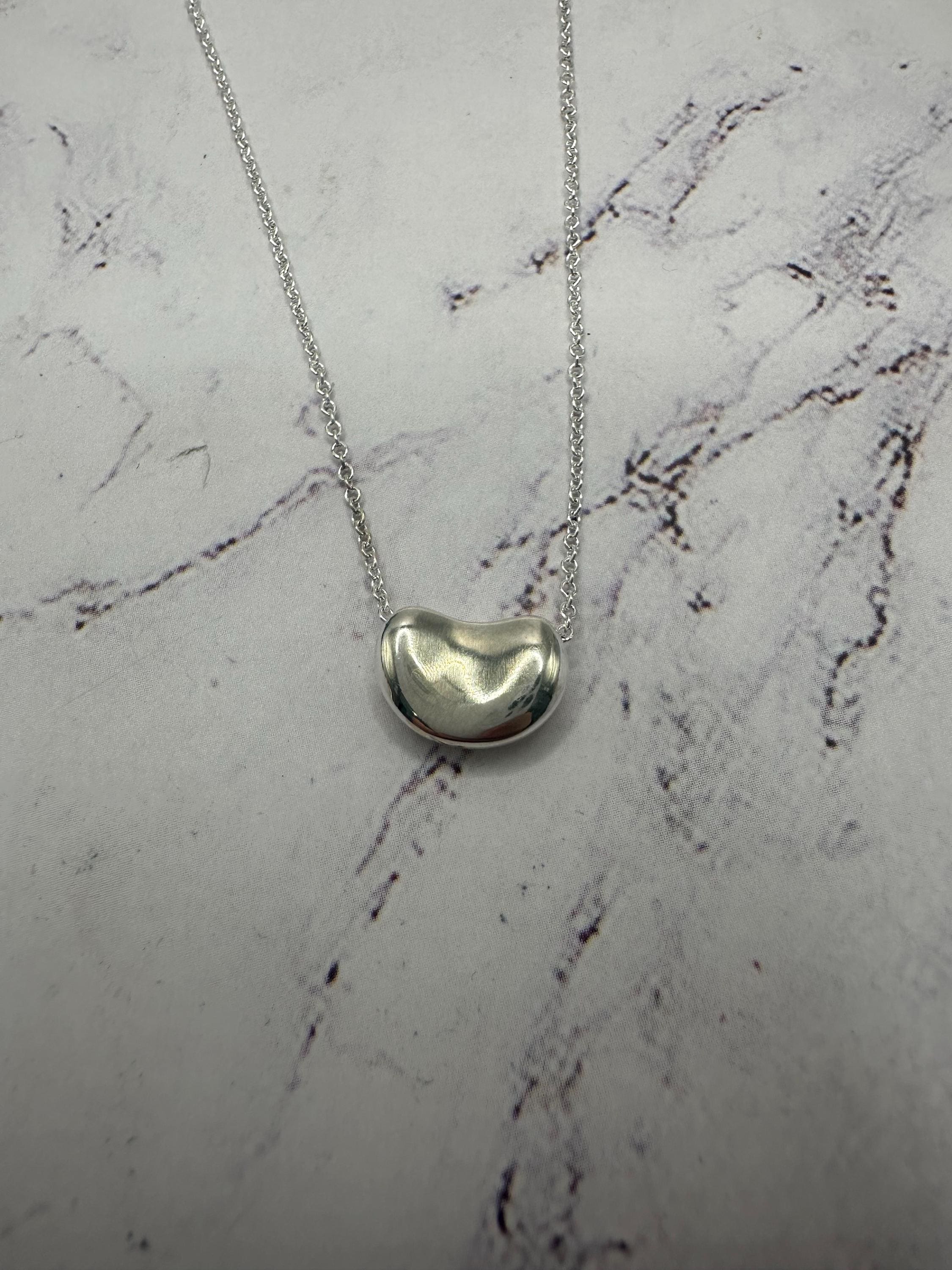 Tiffany & Co Elsa Peretti Platinum Medium Bean Necklace 5.8gr 16