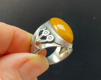Vintage USSR Silver 875 Ring With Amber
