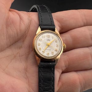Vintage USSR Wrist Watch Zarya. Women Mechanical Watch