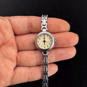 Vintage USSR Wrist Watch Zarya. Women Mechanical Watch