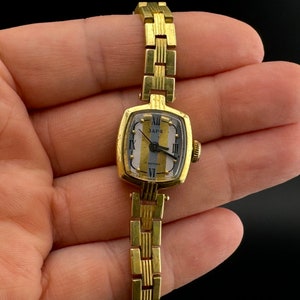 Vintage USSR Wrist Watch Zarya. Women Mechanical Watch