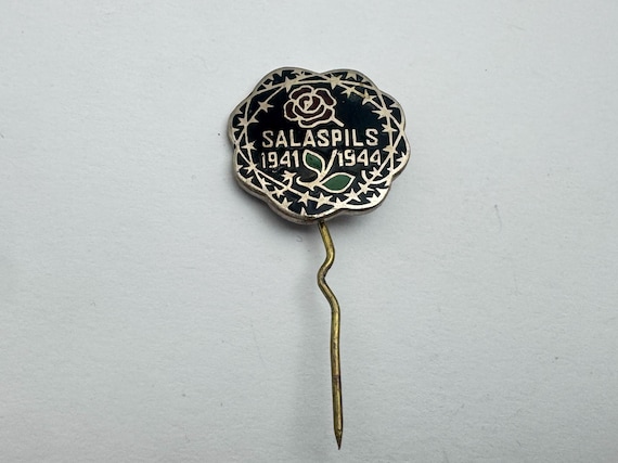 A souvenir badge dedicated to the memory of the victims of the Nazi Salaspils concentration camp