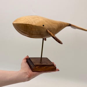 Houten walvisbeeldje, handgemaakt